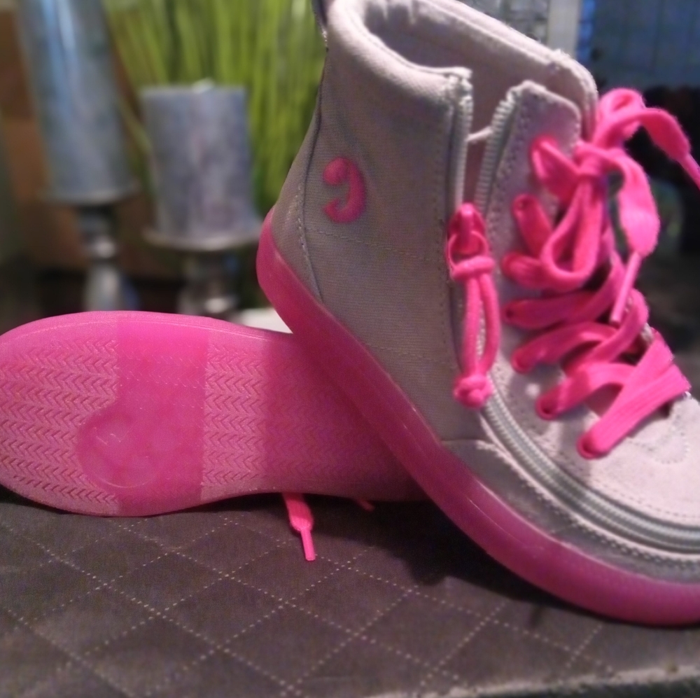 Billy hightop zipper shoes..only worn 2 times